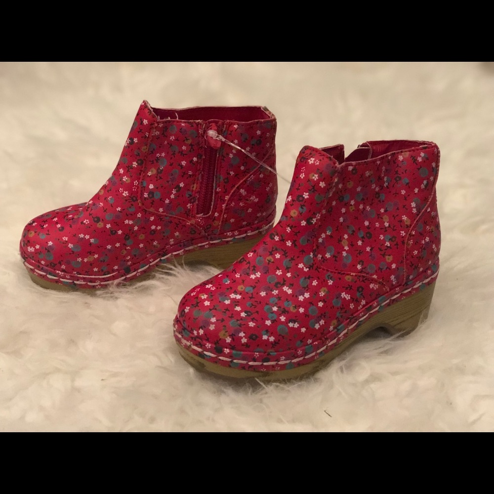 Target’s Genuine Kids Clogs